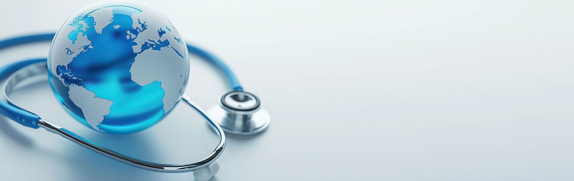 Globo terráqueo y estetoscopio: ASISA Reembolso Pymes, el seguro médico con reembolso para autónomos y pymes
