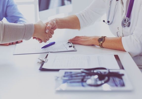 Cómo elegir un seguro de salud paso a paso