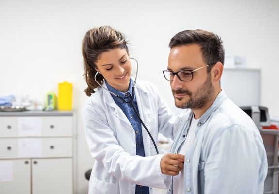 Comparativa entre seguro médico con copago y seguro médico sin copago